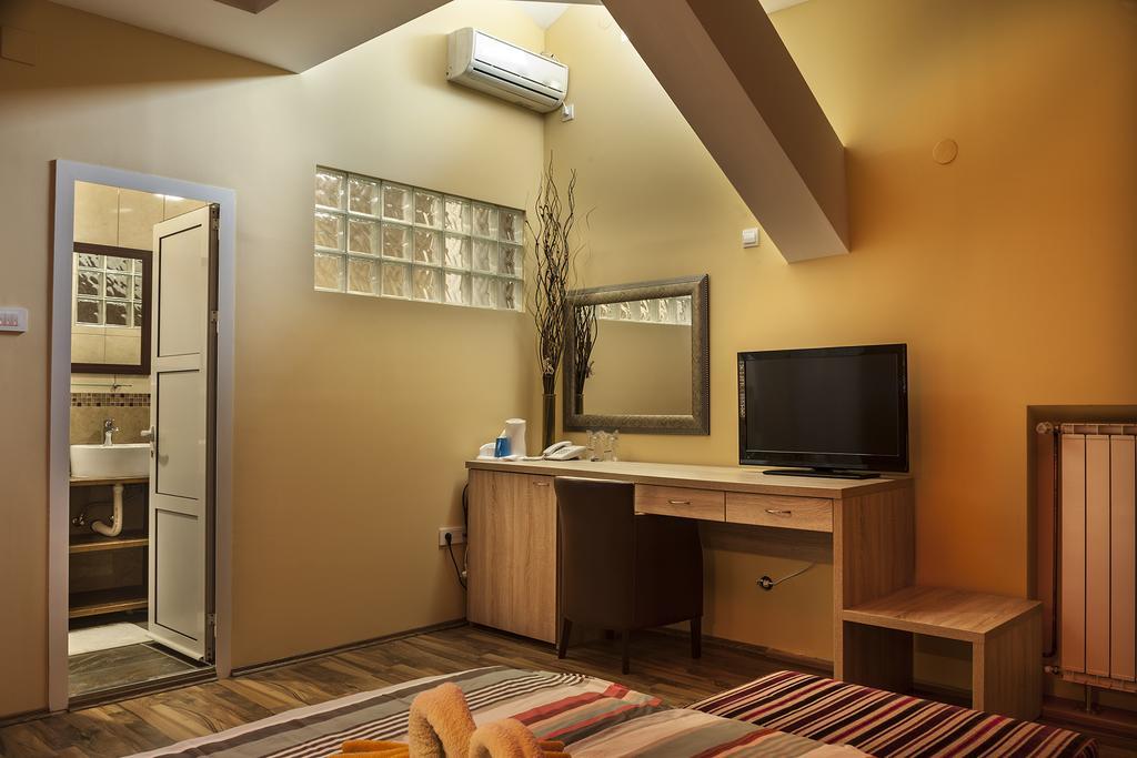 B&B Donna Gornji Milanovac Buitenkant foto