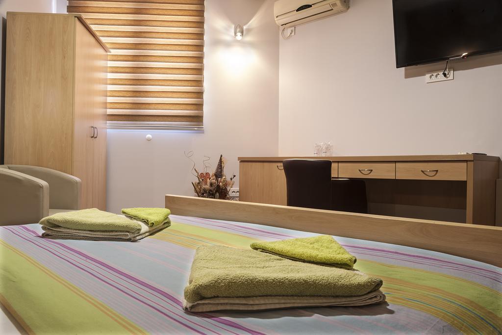 B&B Donna Gornji Milanovac Buitenkant foto