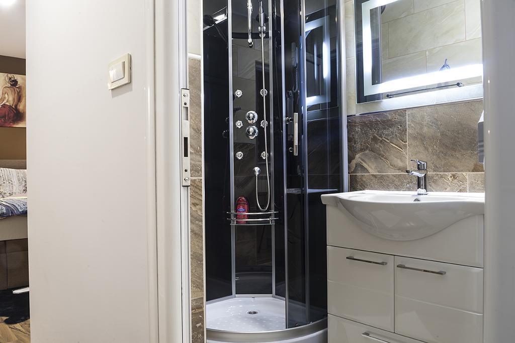 B&B Donna Gornji Milanovac Buitenkant foto